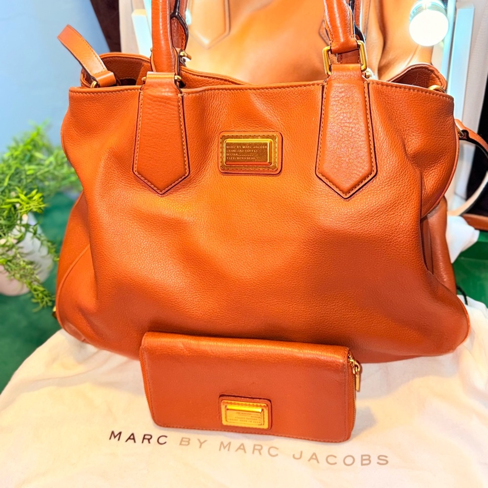 Marc Jacobs Pebbled Tobacco Brown Leather Satchel/ Shoulder Bag w/wallet